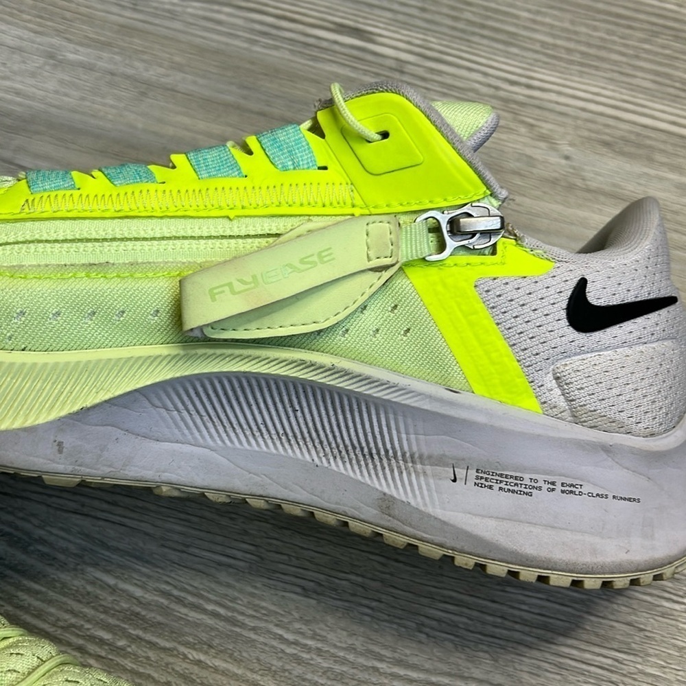 Nike Air Zoom Pegasus Flyease woman’s athletic shoes volt, black, green size 8.5 - Picture 9 of 12